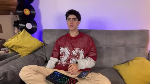 Snapshot of stolas_ying chatting on February 24, 11:25 pm Stolas online show from February 24, 11:25 pm