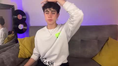 Snapshot of stolas_ying chatting on March 2, 11:22 pm Stolas online show from March 2, 11:22 pm