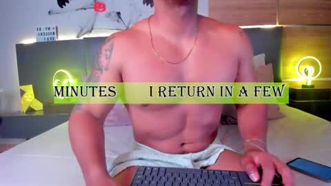 Stone Lee  online show from October 28, 9:57 am