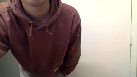 Snapshot of stoned32w chatting on February 18, 3:24 am Cameron online show from February 18, 3:24 am