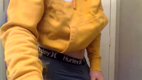 Snapshot of stoned32w chatting on February 26, 4:33 am Cameron online show from February 26, 4:33 am