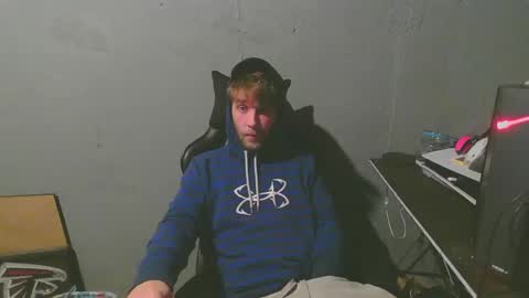 stonedpanda77 online show from January 7, 5:33 am