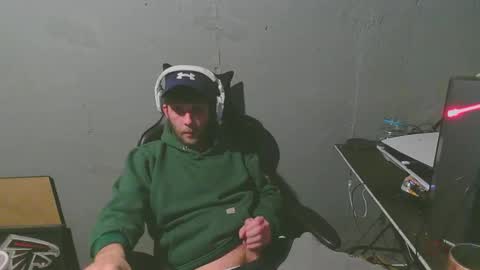 stonedpanda77 online show from January 10, 5:37 am