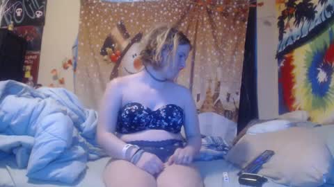 Snapshot of stormalley420 chatting on December 26, 2:22 am StormAlley420 online show from December 26, 2:22 am