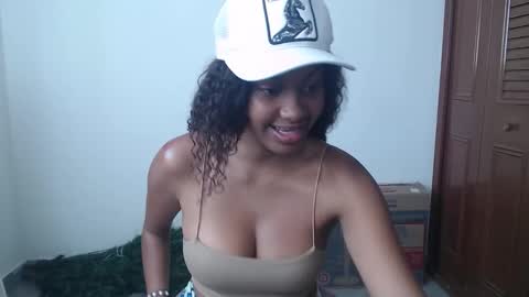 stormihills_ online show from February 3, 6:02 pm