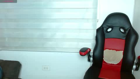 Snapshot of stormy_hot1 chatting on May 22, 11:54 pm stormy_hot1 online show from May 22, 11:54 pm