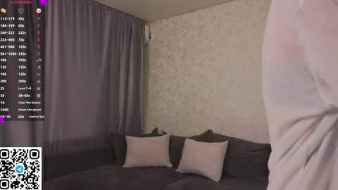 Luna online show from April 4, 1:08 pm