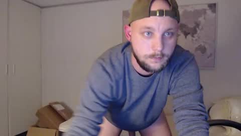 Snapshot of storpik21 chatting on January 2, 8:02 pm Scandiv online show from January 2, 8:02 pm