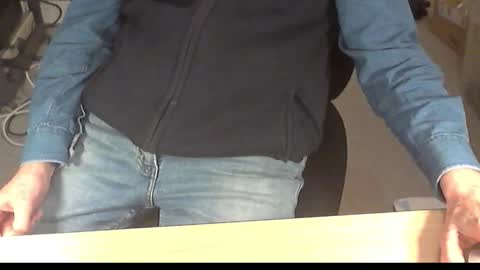 Dave online show from December 3, 7:45 pm