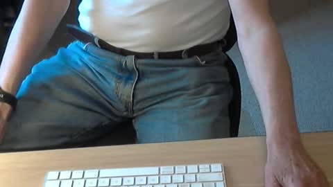Snapshot of str8_dave chatting on July 4, 6:25 pm Dave online show from July 4, 6:25 pm