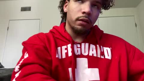 Snapshot of str8dj chatting on December 27, 9:32 pm Dj online show from December 27, 9:32 pm