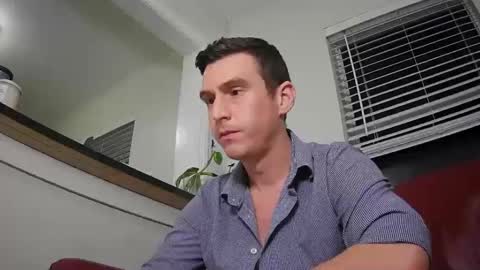 Snapshot of str8stuntcox chatting on October 7, 3:47 am Str8StuntCox online show from October 7, 3:47 am