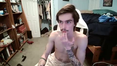 Snapshot of str8whiteboy21 chatting on February 12, 5:47 am str8whiteboy21 online show from February 12, 5:47 am