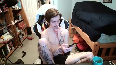 Snapshot of str8whiteboy21 chatting on February 12, 2:32 pm str8whiteboy21 online show from February 12, 2:32 pm