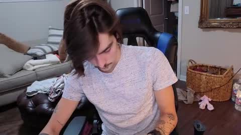 Snapshot of str8whiteboy21 chatting on September 14, 1:38 am str8whiteboy21 online show from September 14, 1:38 am