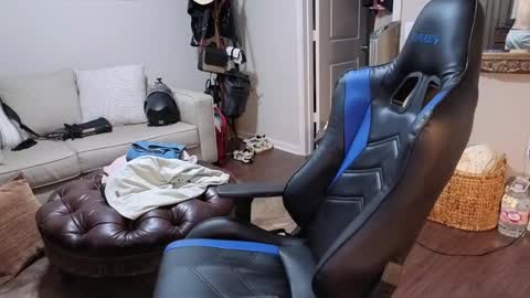 Snapshot of str8whiteboy21 chatting on September 23, 4:04 am str8whiteboy21 online show from September 23, 4:04 am