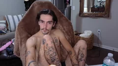 Snapshot of str8whiteboy21 chatting on September 28, 7:41 pm str8whiteboy21 online show from September 28, 7:41 pm