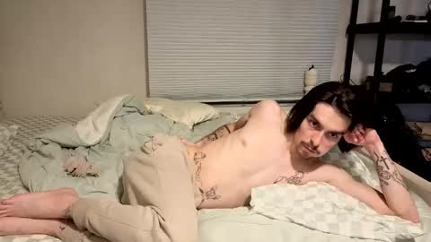 str8whiteboy21 online show from April 9, 5:18 am