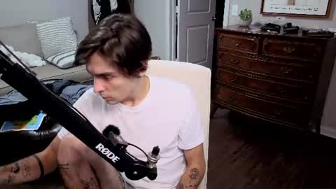 Snapshot of str8whiteboy21 chatting on July 16, 4:18 am str8whiteboy21 online show from July 16, 4:18 am