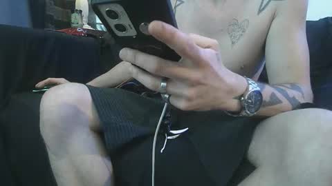 straitpipermann22 online show from October 28, 9:28 pm