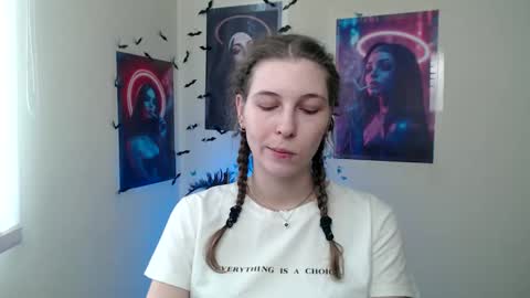 Snapshot of stranger_giirl chatting on March 11, 7:14 am Amalia online show from March 11, 7:14 am