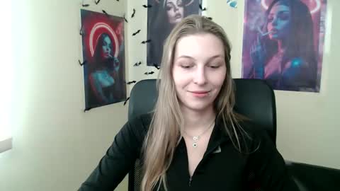 Snapshot of stranger_giirl chatting on April 17, 11:57 am Amalia online show from April 17, 11:57 am