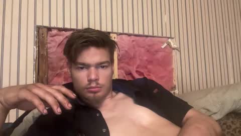 Snapshot of stratman301 chatting on March 7, 11:24 pm stratman301 online show from March 7, 11:24 pm