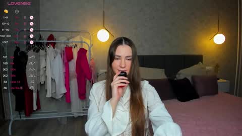 Snapshot of straw_juice chatting on February 28, 2:51 pm Laura online show from February 28, 2:51 pm