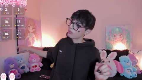 strawberry_kitty_ online show from February 15, 7:05 am