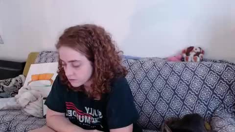 Snapshot of strawberrylotsacake chatting on January 6, 4:32 pm Strawberrylotsacake online show from January 6, 4:32 pm