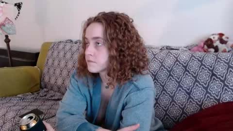 Snapshot of strawberrylotsacake chatting on February 14, 6:26 pm Strawberrylotsacake online show from February 14, 6:26 pm