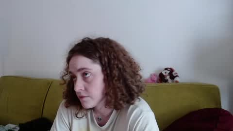 Strawberrylotsacake online show from May 18, 5:30 pm