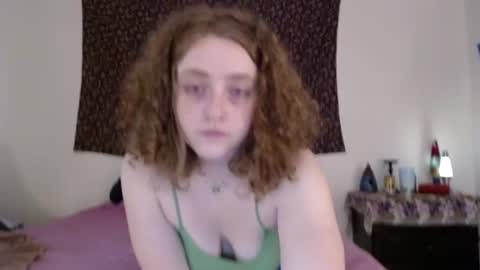 Snapshot of strawberrylotsacake chatting on July 8, 6:34 pm Strawberrylotsacake online show from July 8, 6:34 pm