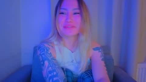 Tati and Lola online show from March 8, 5:28 pm