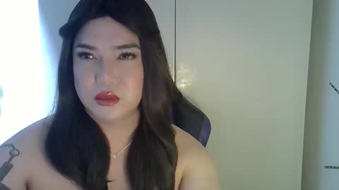 strawberrywine07 online show from April 13, 6:24 pm