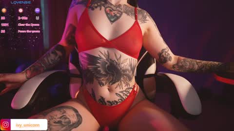 Snapshot of strawberrywithcream18 chatting on December 26, 6:41 am Ivy online show from December 26, 6:41 am