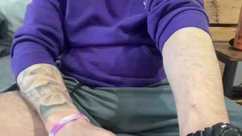 Snapshot of stroking33again chatting on April 10, 1:38 pm stroking33again online show from April 10, 1:38 pm