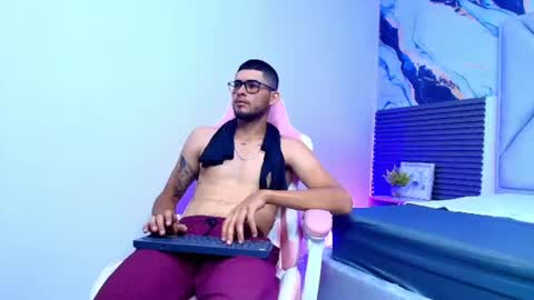 Javier online show from June 15, 12:51 pm