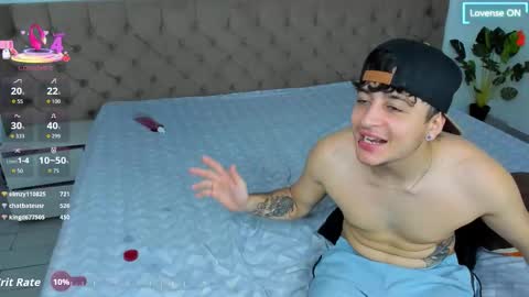 Strong Couple online show from November 30, 9:46 am