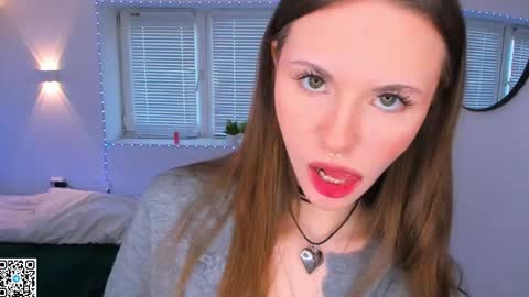 Snapshot of sttyllezz chatting on May 15, 11:23 pm Olivia online show from May 15, 11:23 pm
