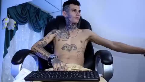 stuart_boy_ online show from February 11, 7:54 am