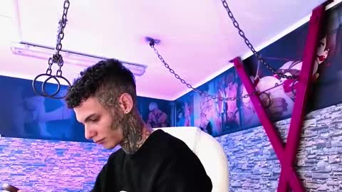 stuart_boy_ online show from September 22, 3:19 am