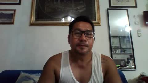 Snapshot of stud45xx chatting on May 5, 11:07 am Val online show from May 5, 11:07 am