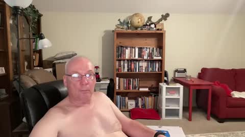 Snapshot of studballs1 chatting on April 30, 8:37 pm studballs1 online show from April 30, 8:37 pm