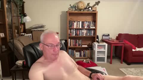 Snapshot of studballs1 chatting on May 11, 11:35 pm studballs1 online show from May 11, 11:35 pm