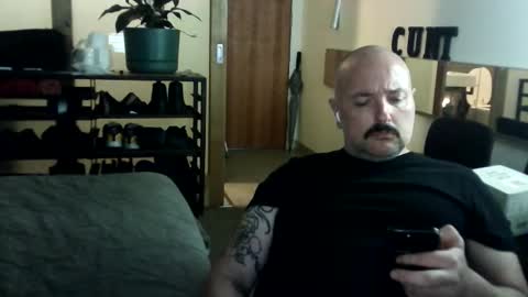 Snapshot of studley_1987 chatting on December 2, 1:00 am studley_1987 online show from December 2, 1:00 am