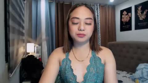 Snapshot of studqueendomi chatting on January 6, 11:14 am studqueendomi online show from January 6, 11:14 am