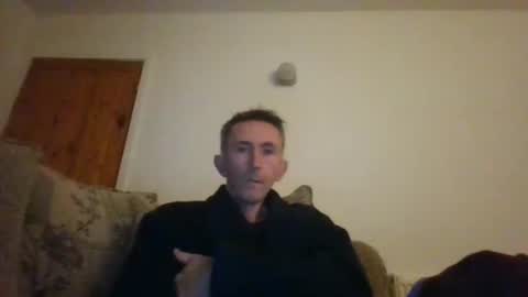 Snapshot of stuuuey73 chatting on October 19, 8:20 pm stuuuey73 online show from October 19, 8:20 pm