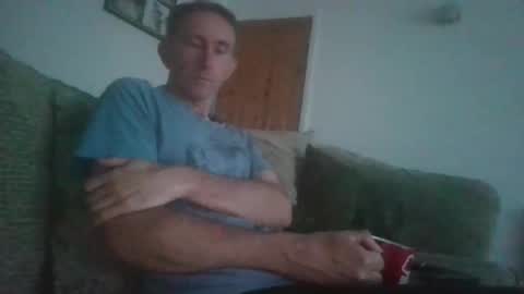 Snapshot of stuuuey73 chatting on June 8, 4:13 am stuuuey73 online show from June 8, 4:13 am