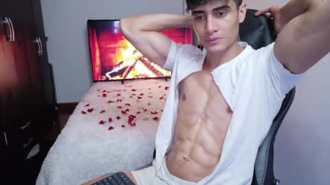 stylish man online show from May 21, 10:06 pm